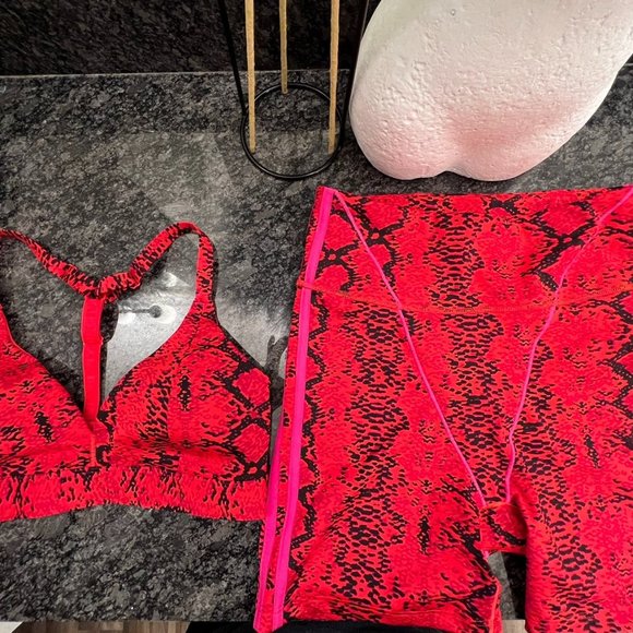 IVY PARK Other - ADIDAS x IVY PARK - ALLOVER PRINT TRIANGLE BRA 2.0 & SHORT TIGHTS SET